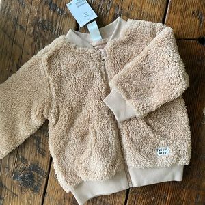H&M teddy bear fleece. NWT size 18 months.